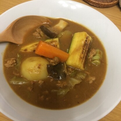 家にある野菜で作りました！
いつものカレールーでスープカレーが出来て嬉しい^ ^
またつくります